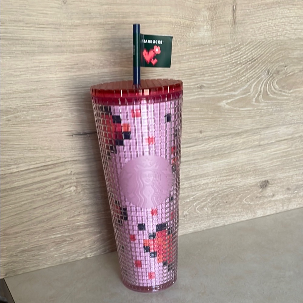 Starbucks 2025 Pink/Red Pixel Hearts Grid Valentines Day 24 oz Tumbler, NWT